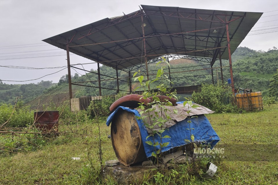 Căn cứ văn bản 839 trên của UBND tỉnh Lào Cai, chỉ sau đó 1 ngày (ngày 12/4/2012), Công ty Apatit Việt Nam và Công ty Lilama đã “bắt tay” nhau ký hợp đồng kinh tế. Nội dung hợp đồng phối hợp thu hồi quặng trong phạm vi 3,77 ha.