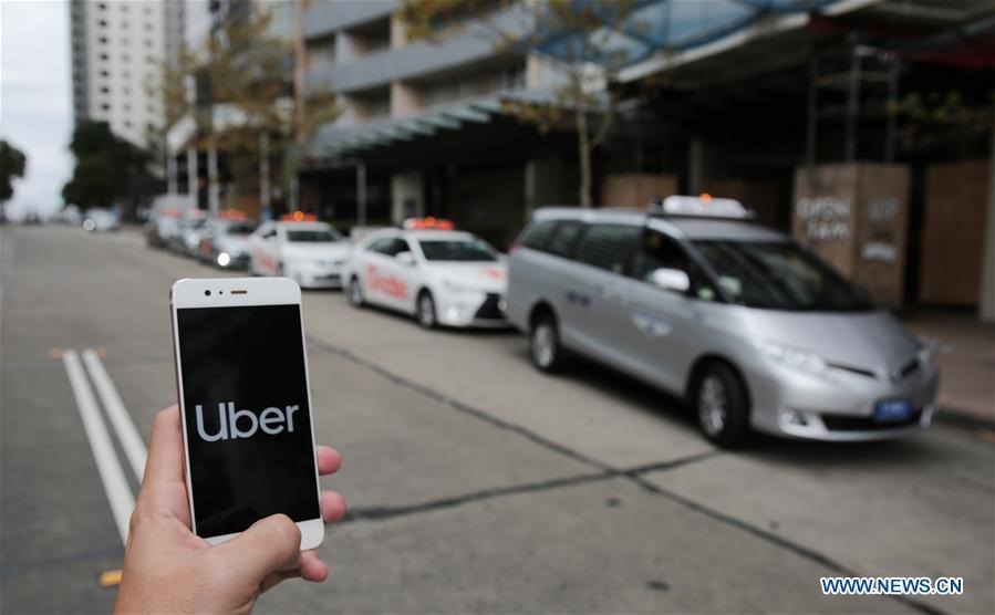 Công ty con của Uber - Careem sẽ nhận được khoản đầu tư 400 triệu USD từ e& (hình minh họa). Ảnh: Xinhua