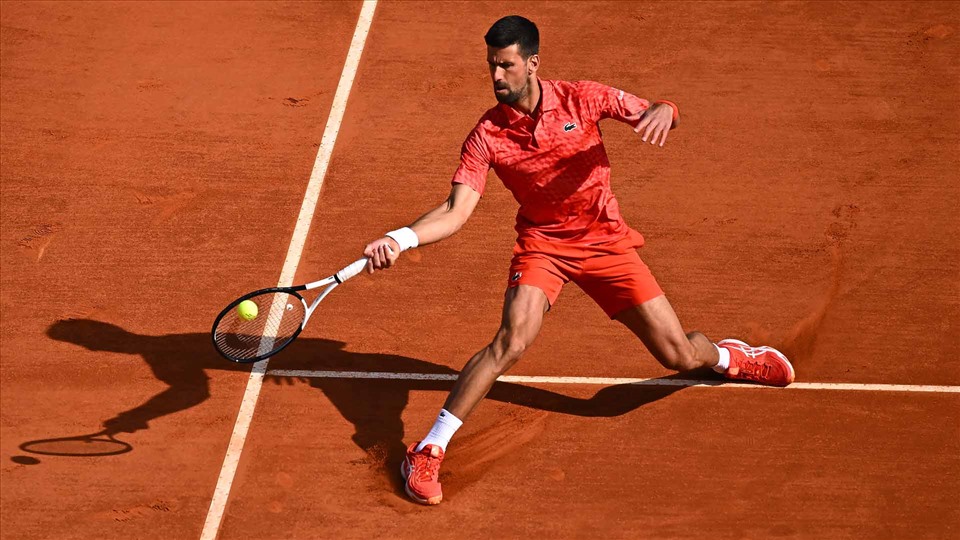 Novak Djokovic có trận thắng khá vất vả ngày ra quân tại Monte Carlo Masters 2023. Ảnh: ATP Tour