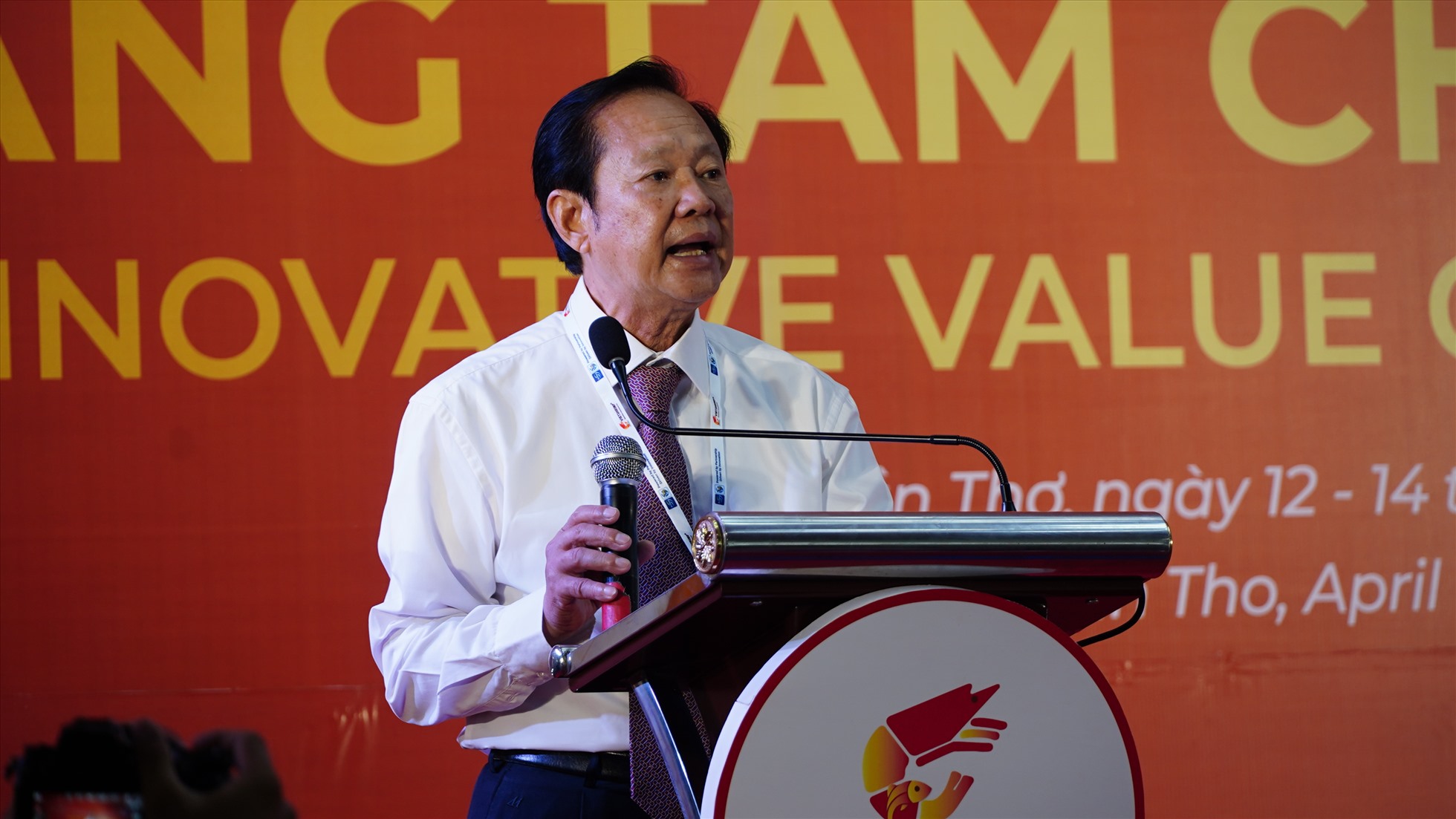 Ông Nguyễn Việt Thắng – Chủ tịch Hội Nghề cá Việt Nam phát biểu tại buổi triển lãm. Ảnh: Tạ Quang