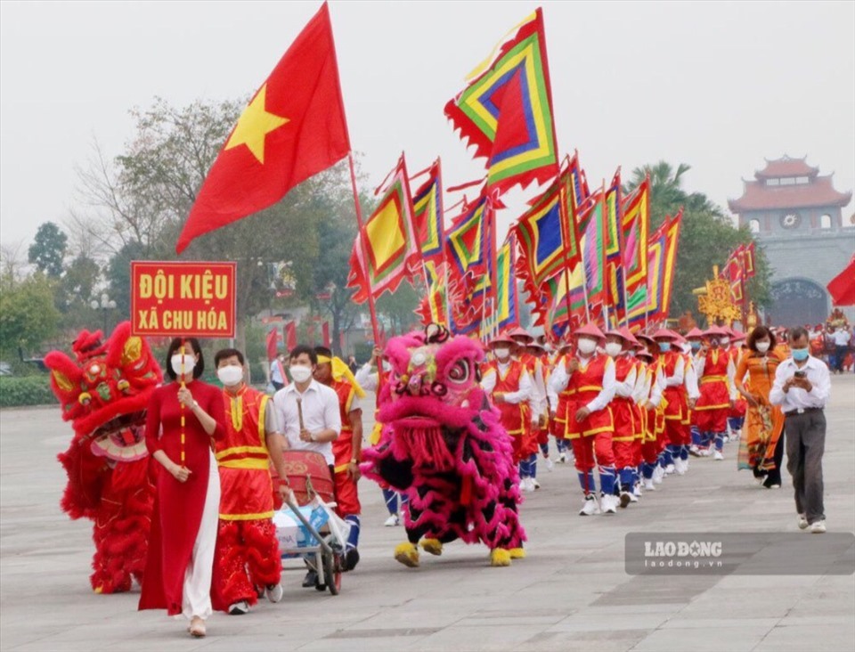 Lễ rước kiệu về Đền Hùng của các xã, phường, thị trấn nằm trong khuôn khổ Lễ Giỗ Tổ Hùng Vương năm 2022. Ảnh: Khánh Linh