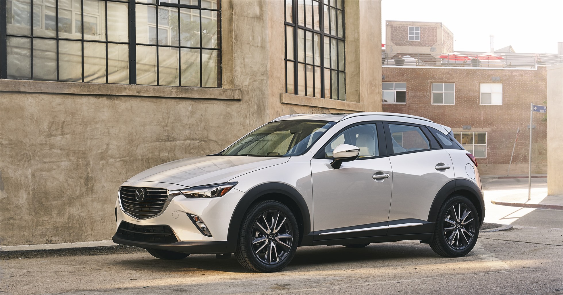 Mazda giảm giá mạnh cho nhiều dòng xe gầm cao. Ảnh: Mazda.