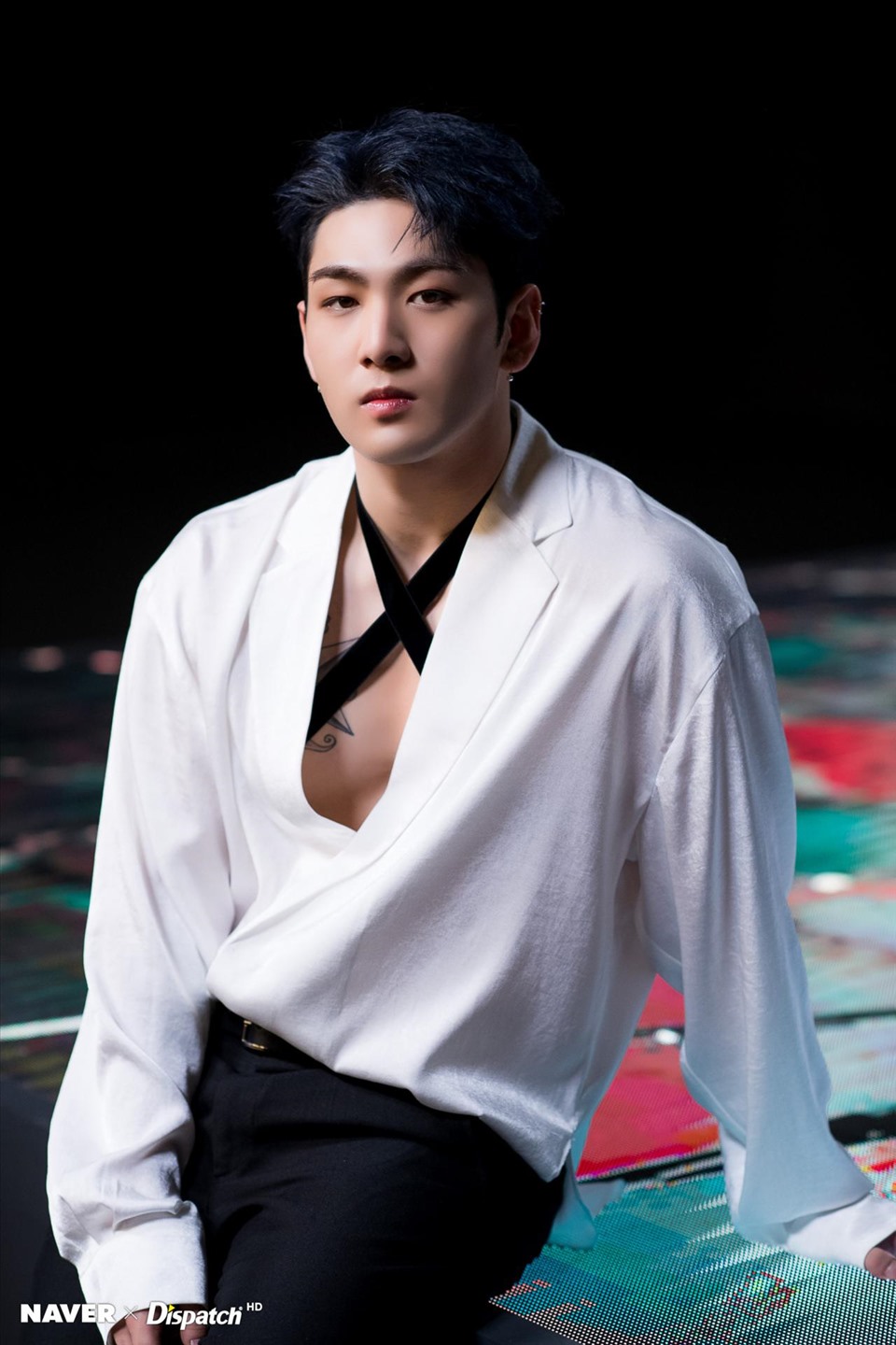 Baekho (cựu thành viên Nu'est) sang Việt Nam dạo chơi ở TP HCM. Ảnh: Naver