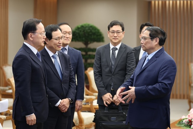 Thủ tướng Phạm Minh Chính mong muốn Samsung sẽ tiếp tục là một trong những ngọn cờ đầu thúc đẩy hợp tác kinh tế giữa Việt Nam - Hàn Quốc. Ảnh: VGP