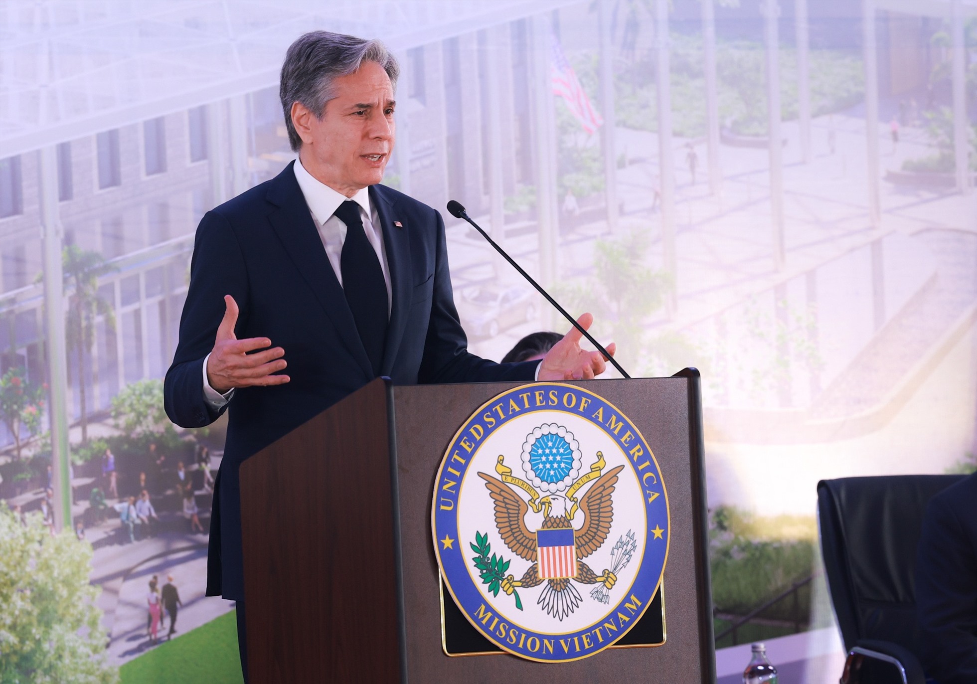 Ngoại trưởng Mỹ Antony Blinken phát biểu tại lễ khởi công. Ảnh: Hải Nguyễn
