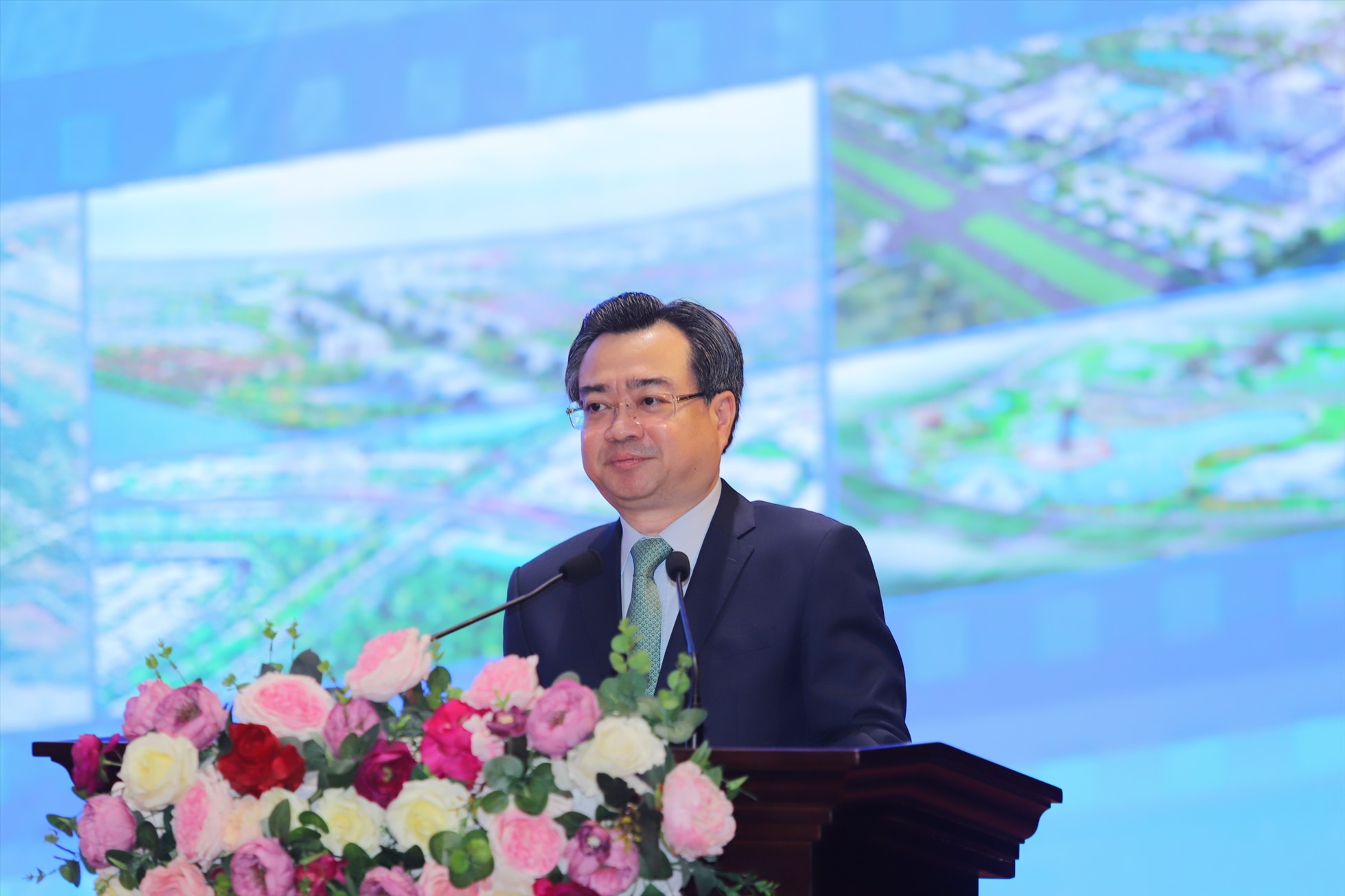 Ông Nguyễn Thanh Nghị - Bộ trưởng Bộ Xây dựng phát biểu tại hội nghị. Ảnh: Minh Hoàng