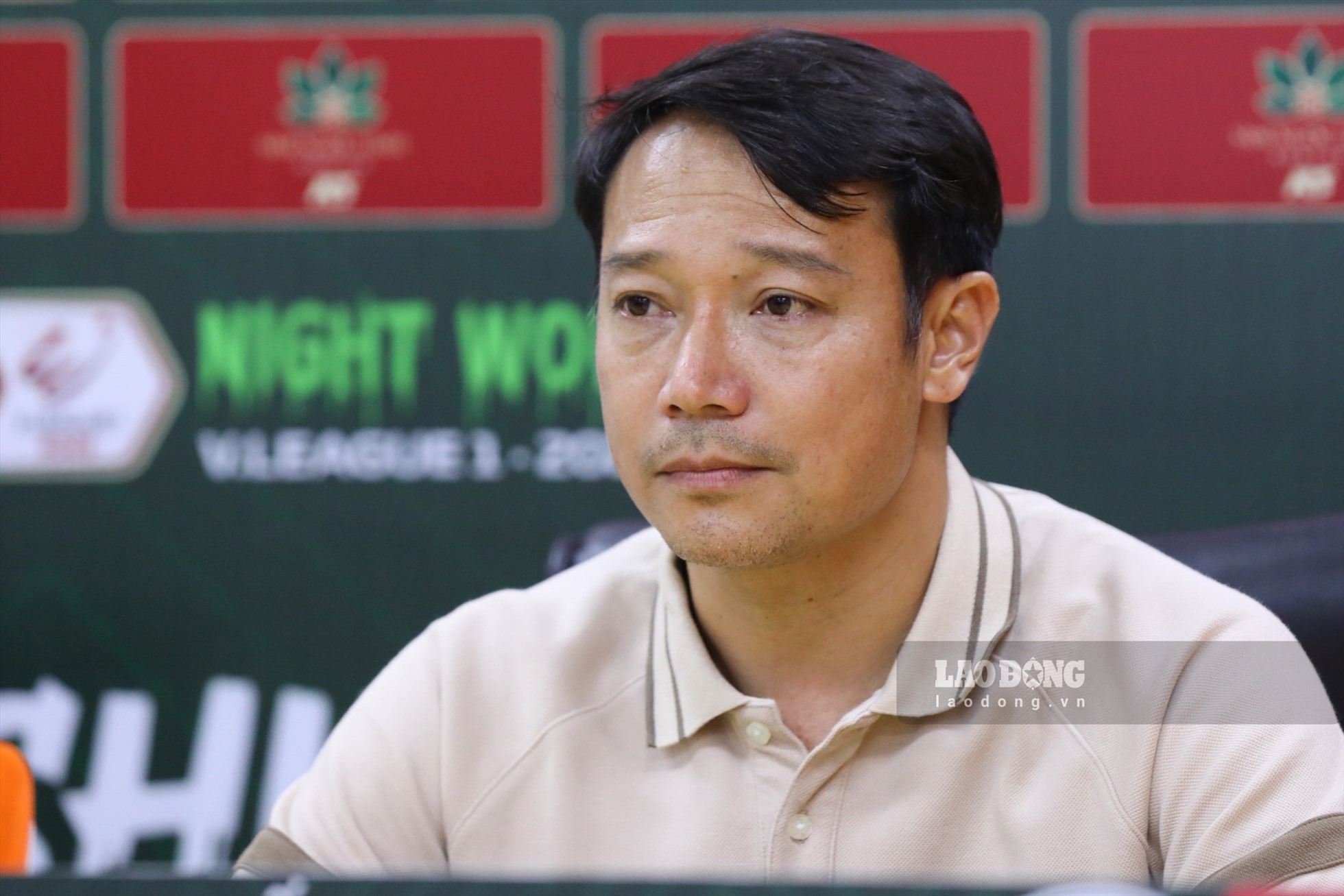 Huấn luyện viên Vũ Hồng Việt khẳng định, chấn thương của các cầu thủ Nam Định ảnh hưởng nhiều tới kết quả trận đấu với Công An Hà Nội. Ảnh: Minh Quân