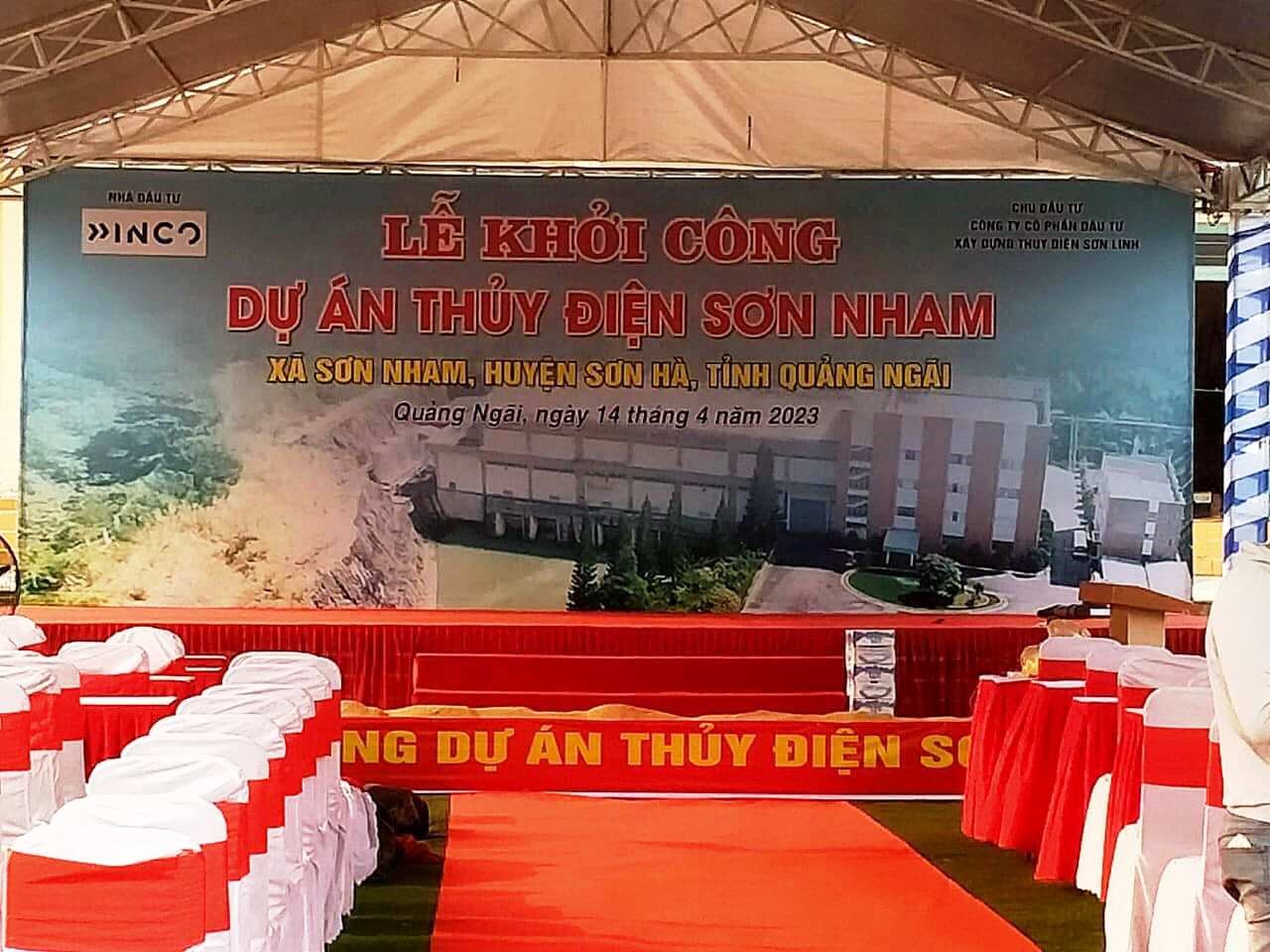 Rạp mà Công ty INCO đã dựng để làm lễ khởi công dự án thuỷ điện Sơn Nham trước khi bị tháo dỡ.Ảnh: Công an huyện Sơn Hà.