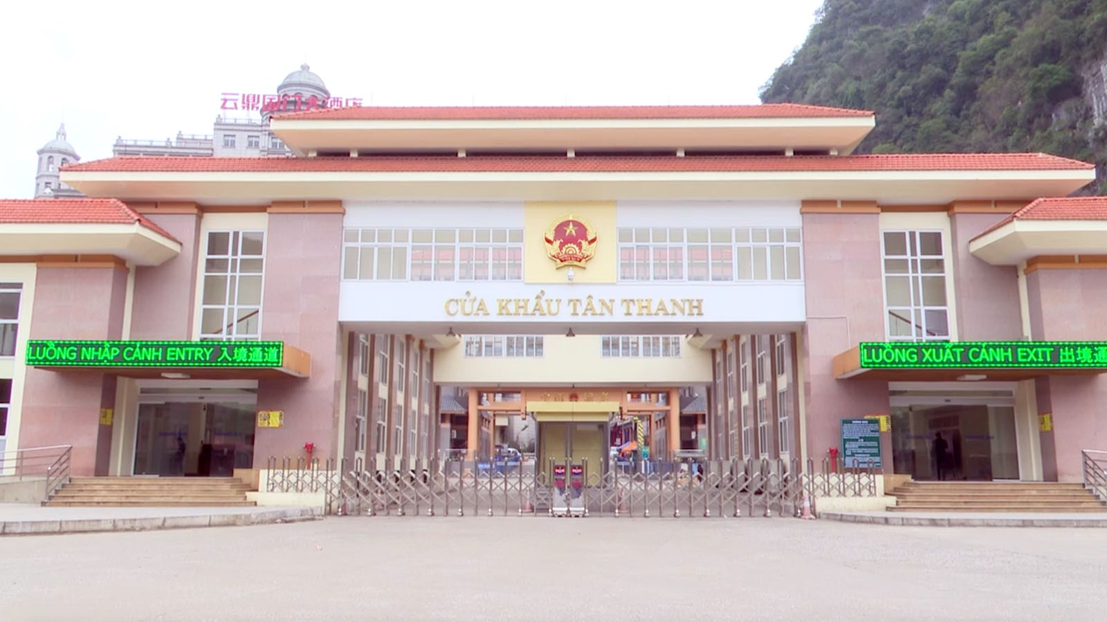 Đến cửa khẩu Tân Thanh, du khách cũng đừng bỏ qua chùa Tân Thanh - nơi được coi là cột mốc tâm linh nơi địa đầu Tổ quốc. Ảnh: Sở Thông tin và Truyền thông tỉnh Lạng Sơn.