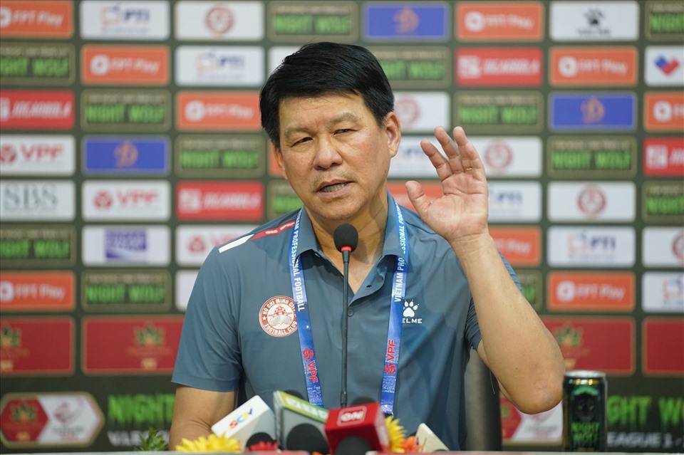 Huấn luyện viên Vũ Tiến Thành có những phát ngôn gây sốc tại V.League 2023. Ảnh: Thanh Vũ