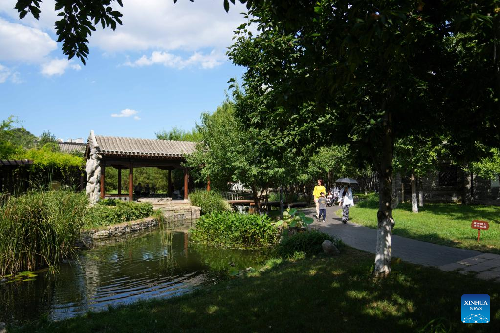Công viên Sanlihe ở quận Đông Thành, Bắc Kinh, Trung Quốc. Ảnh: Xinhua