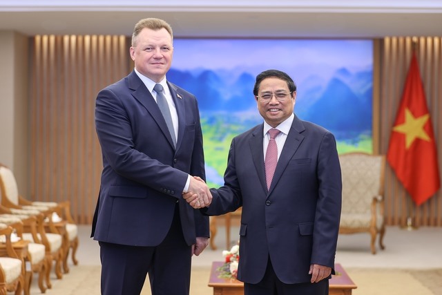 Thủ tướng Phạm Minh Chính đề nghị Việt Nam - Belarus tiếp tục tăng cường hợp tác kinh tế - thương mại. Ảnh: VGP