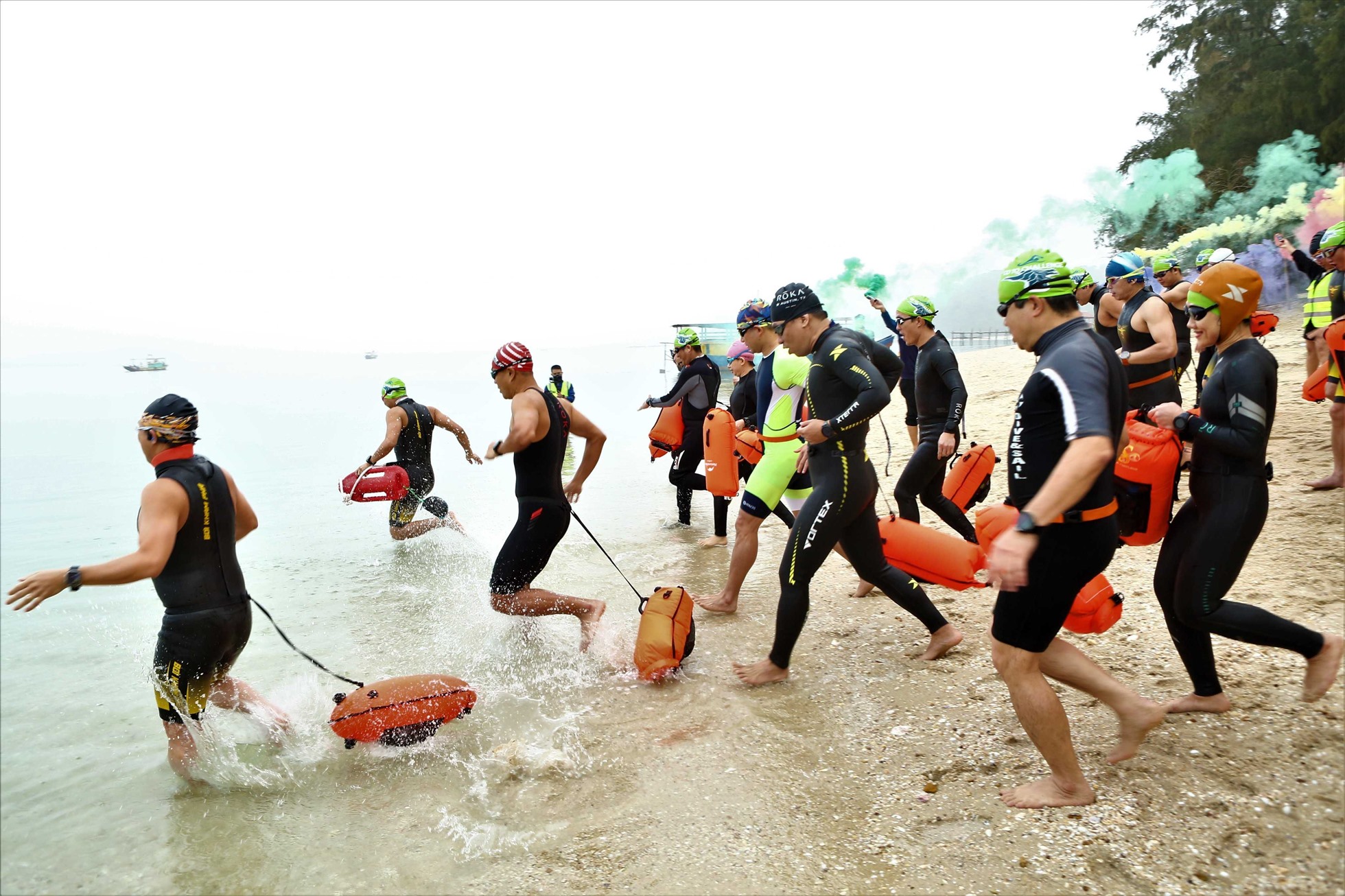 Các vận động viên sẽ bơi cự ly 8km vòng quanh đảo Cô Tô con.