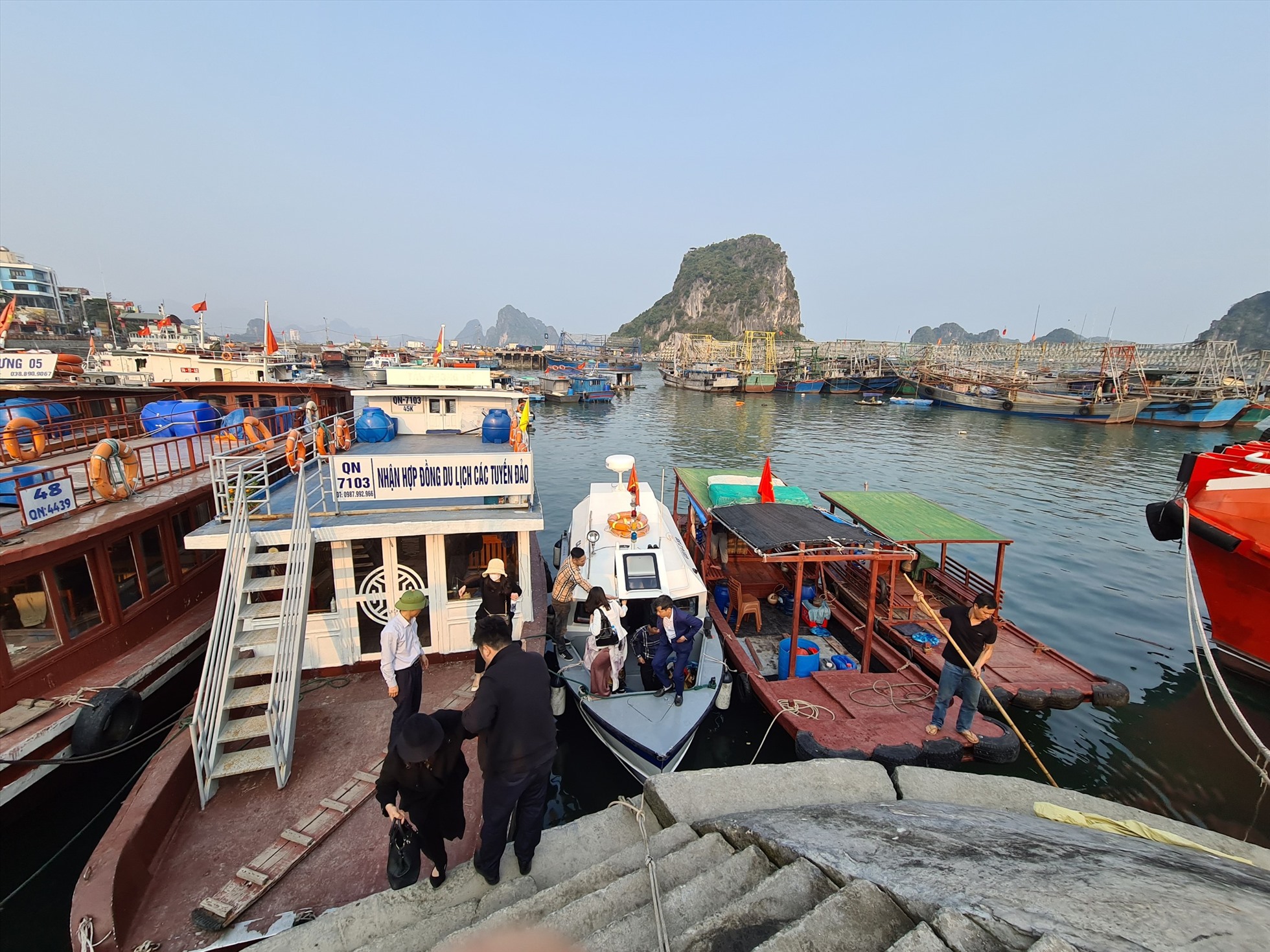 Cảng Cái Rồng. Ảnh: Nguyễn Hùng