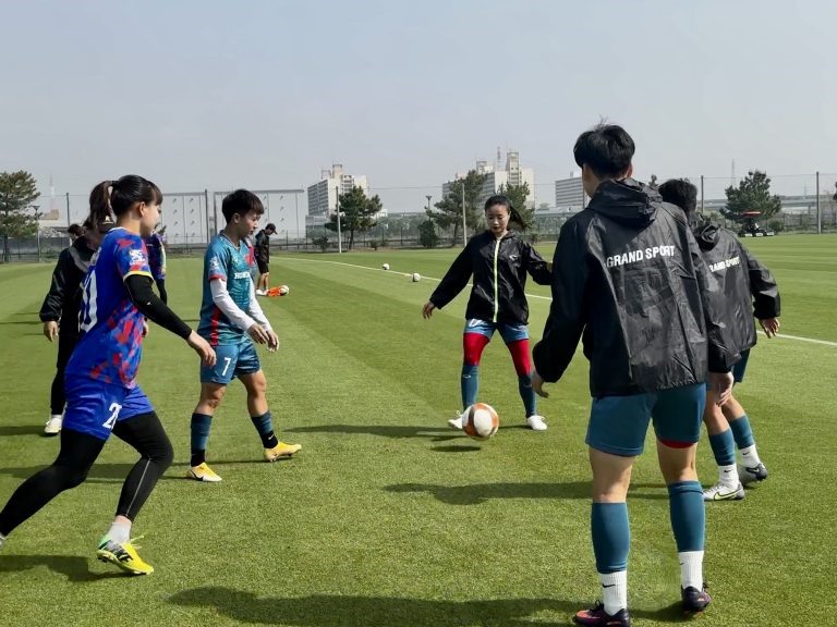 Đội tuyển nữ Việt Nam quay trở lại tập luyện sau trận thắng 4-0