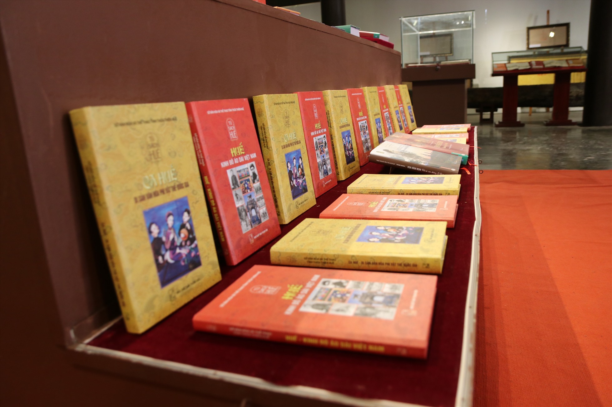 Năm nay, Ngày sách và Văn hóa đọc Việt Nam được diễn ra trong 5 ngày, từ ngày 21/4 đến ngày 25/4, do Ban Tuyên giáo Trung ương, Bộ Thông tin và Truyền thông, Bộ Văn hóa, Thể thao và Du lịch, Hội Xuất bản Việt Nam tổ chức.