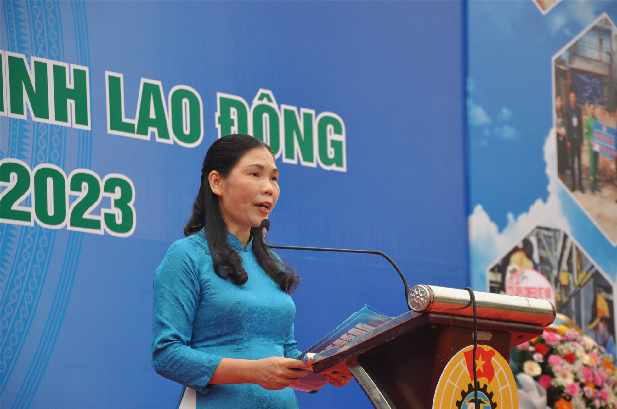 Bà Trịnh Thị Thoa - Chủ tịch Liên đoàn Lao động tỉnh Vĩnh Phúc - phát biểu tại lễ phát động. Ảnh: Bảo Hân