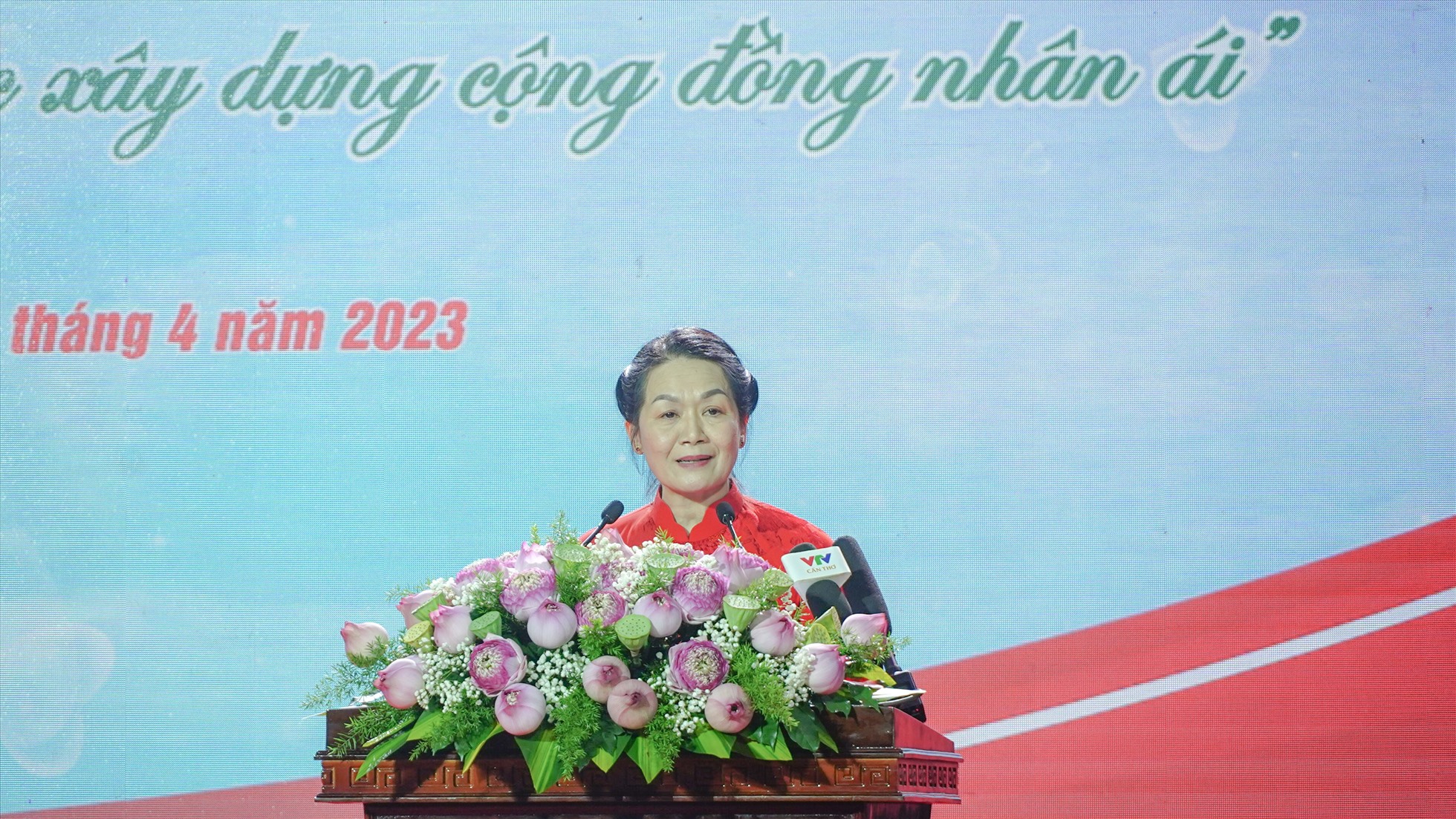 Bà Bùi Thị Hòa - Chủ tịch Hội Chữ thập đỏ Việt Nam - cho biết, Tháng nhân đạo được Hội Chữ thập đỏ Việt Nam triển khai đã 5 năm. Đặc biệt, từ năm 2021 trở lại đây, Ban Bí thư cho chủ trương lấy tháng 5 hằng năm là Tháng Nhân đạo.