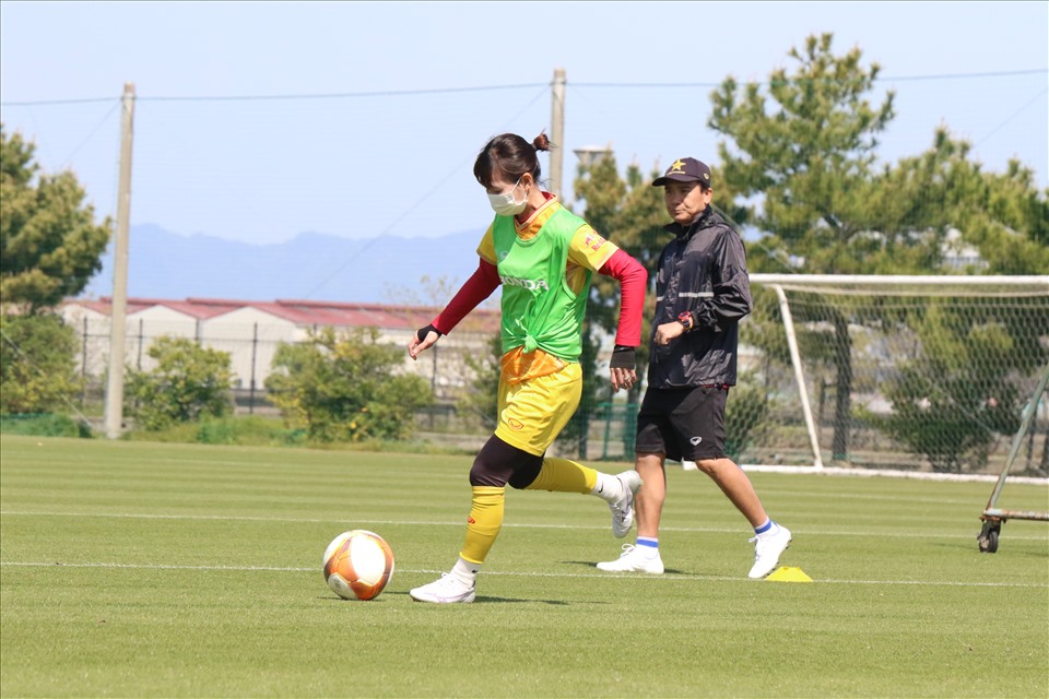Đội tuyển nữ Việt Nam quay trở lại tập luyện ngay sau trận thua 0-2 trước câu lạc bộ Cerezo Osaka. Ảnh: VFF