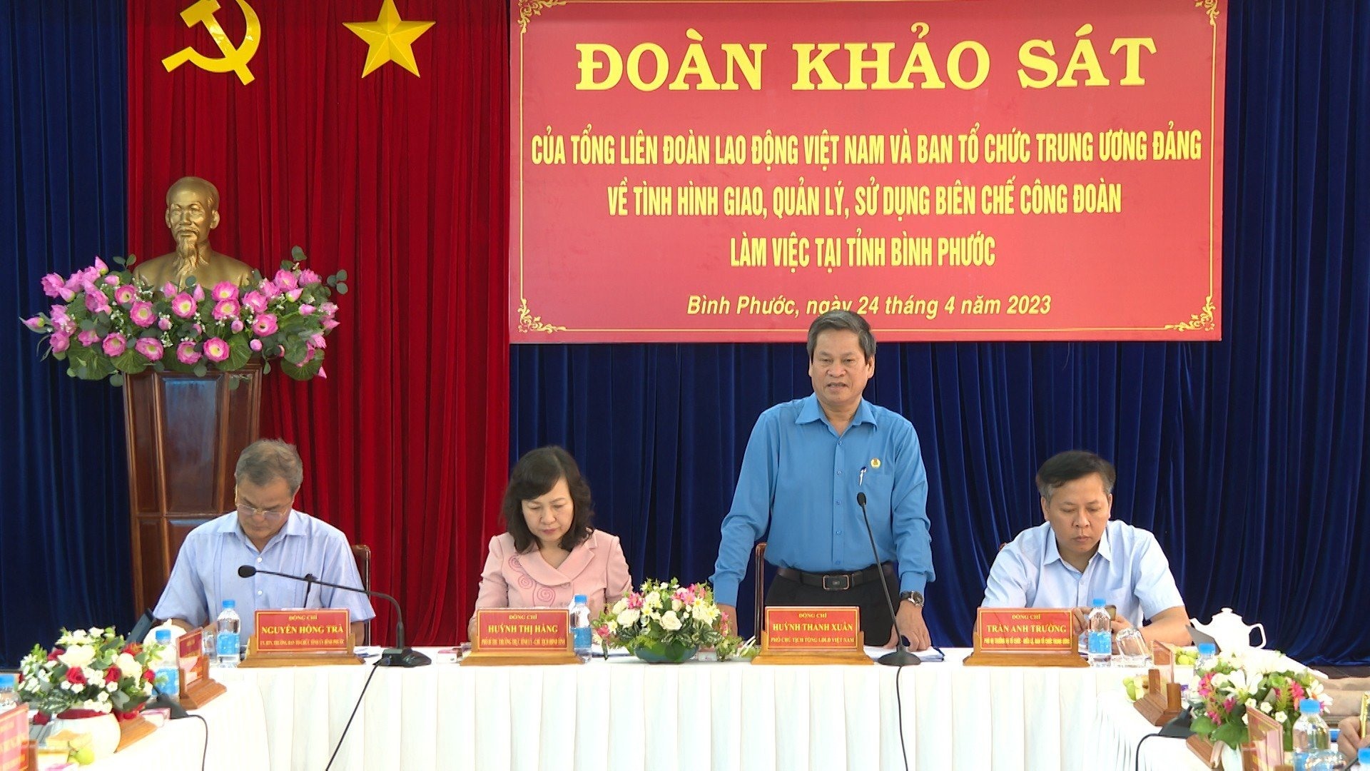 Đoàn khảo sát của Tổng LĐLĐ Việt Nam và Ban Tổ chức Trung ương Đảng do Phó Chủ tịch Tổng LĐLĐ Việt Nam Huỳnh Thanh Xuân làm trưởng đoàn đã có buổi làm việc tại tỉnh Bình Phước