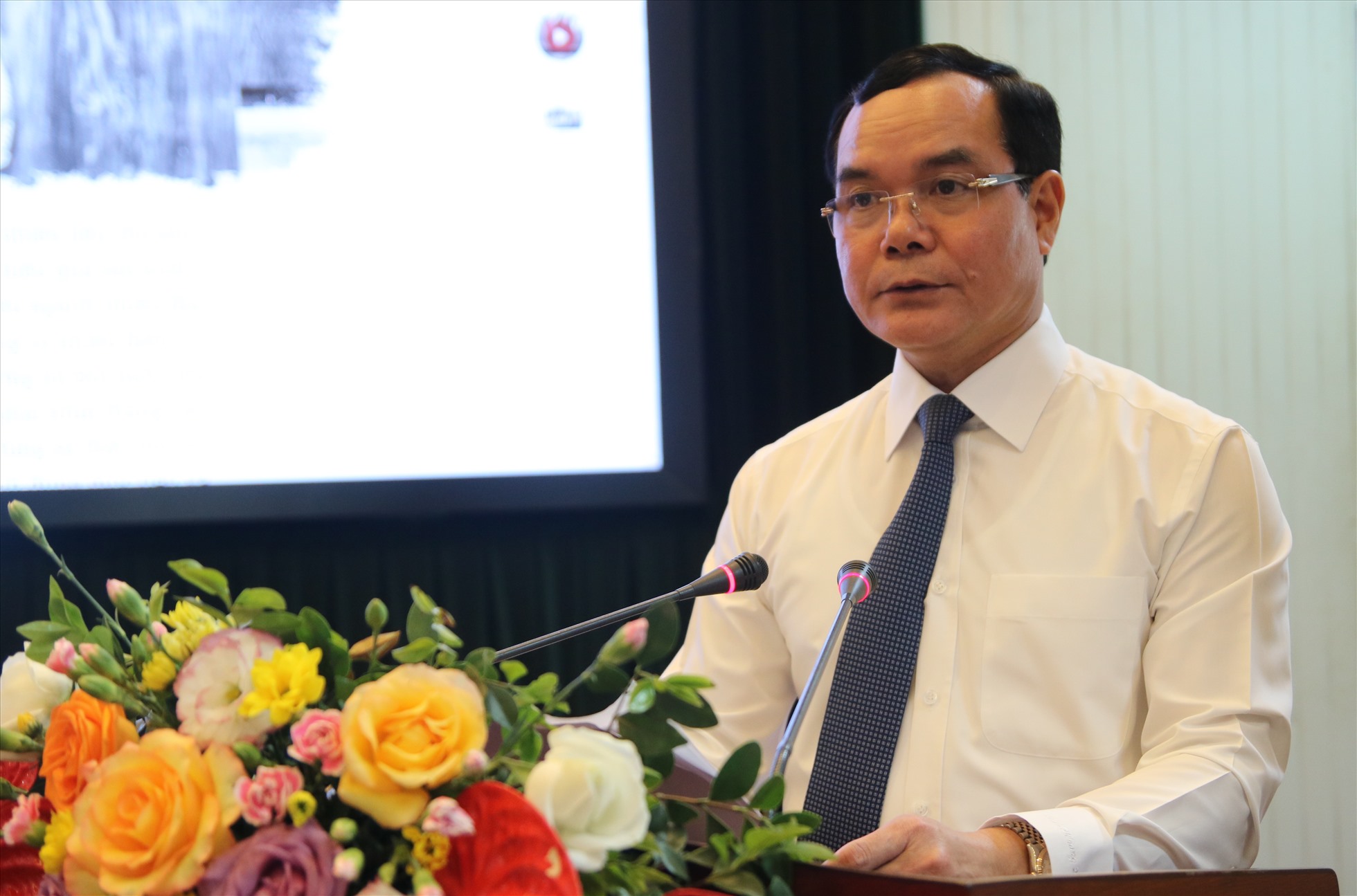Chủ tịch Tổng Liên đoàn Lao động Việt Nam phát biểu tại toạ đàm. Ảnh: Trần Vương