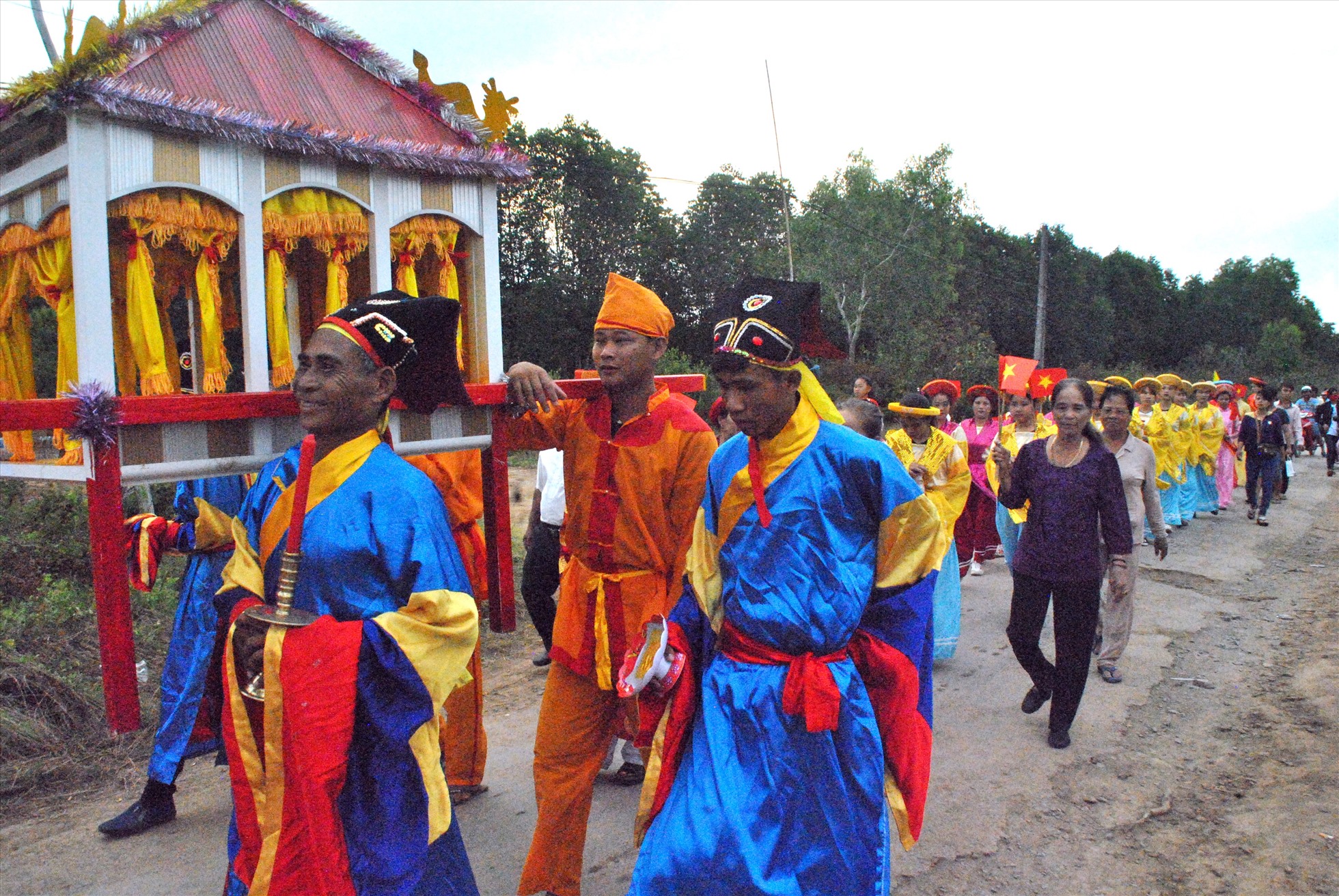 Hoạt động Lễ hội Nghinh Ông theo phong tục tín ngưỡng dân gian tại tỉnh Bạc Liêu. Ảnh: Nhật Hồ