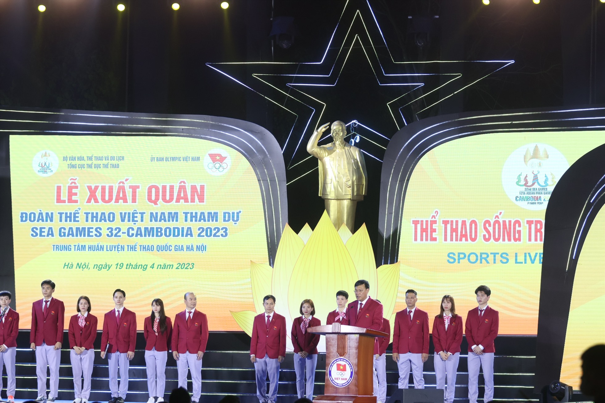 Đoàn thể thao Việt Nam tổ chức lễ xuất quân dự SEA Games 32 hôm 19.4. Ảnh: Bùi Lượng