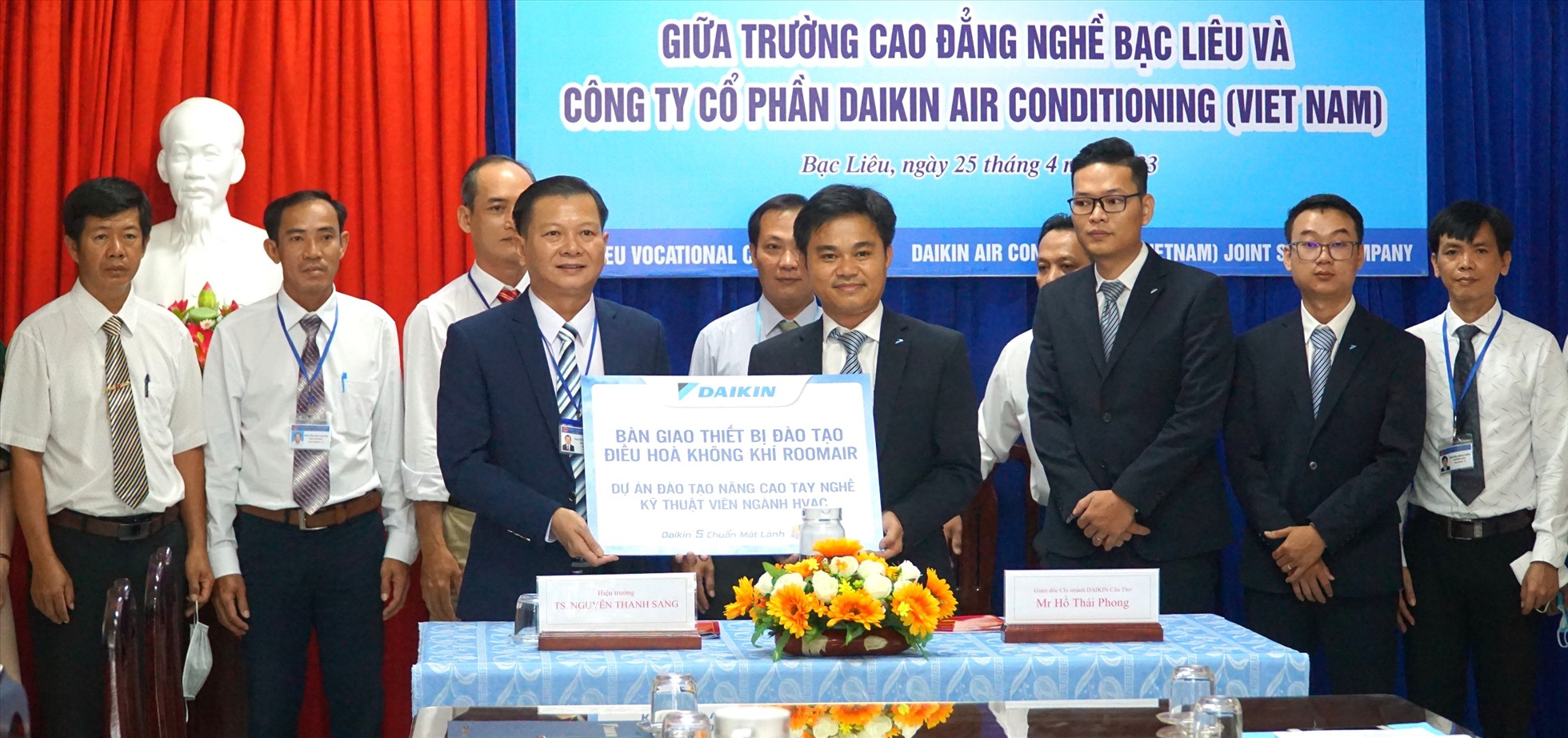 Cổ phần Daikin Air Conditioning (Việt Nam) tài trợ chương trình đào tạo với Trường Cao đẳng Nghề Bạc Liêu. Ảnh: Nhật Hồ
