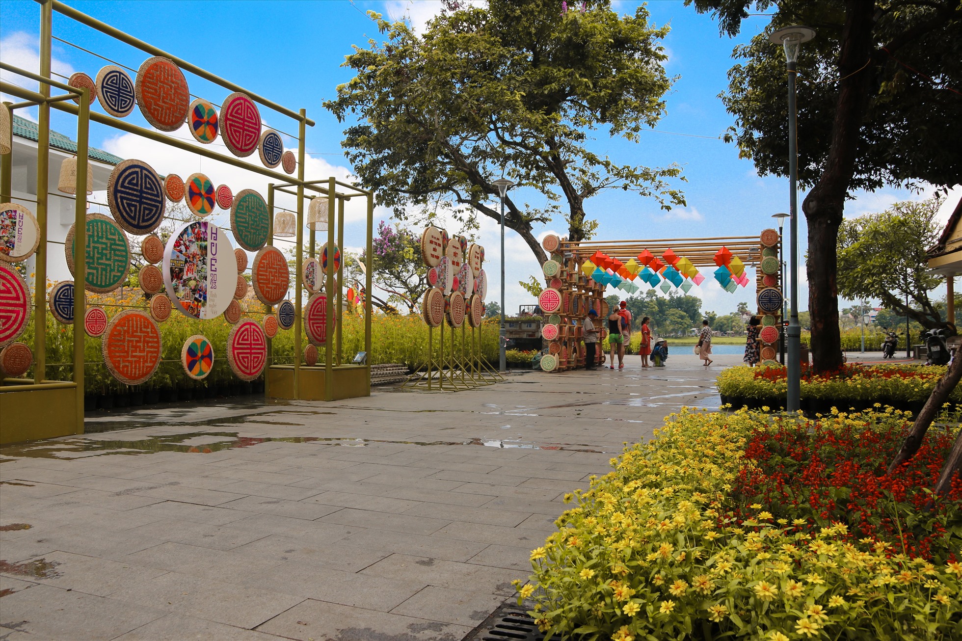 Với chủ đề “Tinh hoa nghề Việt” Festival NTT Huế 2023 được tổ chức từ ngày 28/4 đến ngày 05/5 tại các không gian thơ mộng dọc sông Hương.