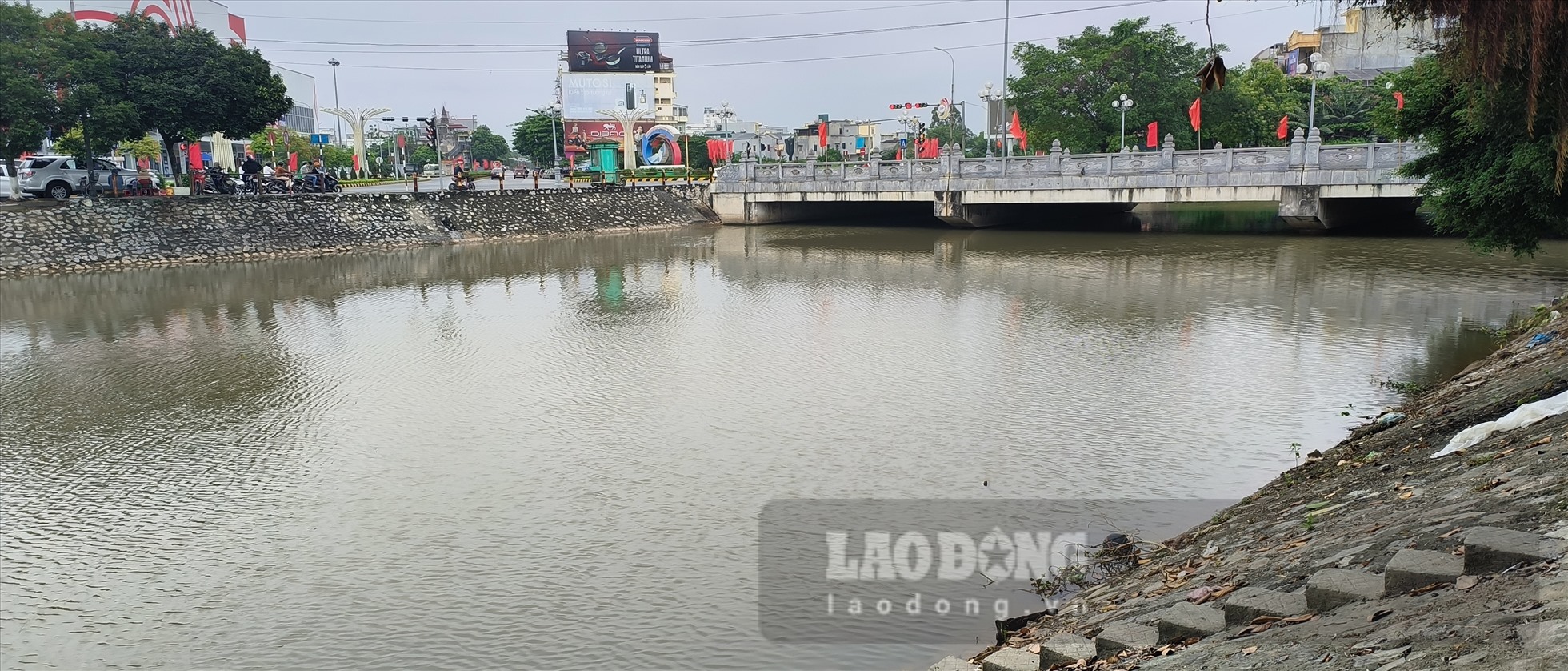Thái Bình: Chưa tìm ra nguồn xả thải trái phép khiến sông Pari bị ...