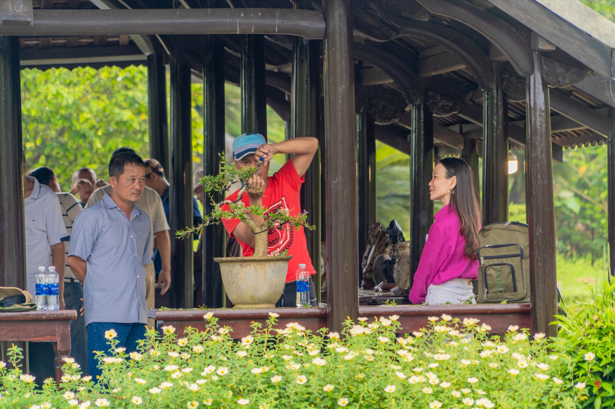 Điểm nhấn của triển lãm là chương trình “Tái hiện nghi thức Cung Tiến” các loại kỳ hoa dị thảo vào cung đình, nhằm giữ gìn một nét văn hóa độc đáo. Trong khuôn khổ triển lãm các nghệ nhân đến từ các vùng miền đất nước cũng có dịp giao lưu, trao đổi kinh nghiệm thông qua các hoạt động hết sức có ý nghĩa. Qua đó, tạo thêm sự gắn kết và giúp nâng cao kỹ năng tay nghề cho mỗi nghệ nhân.