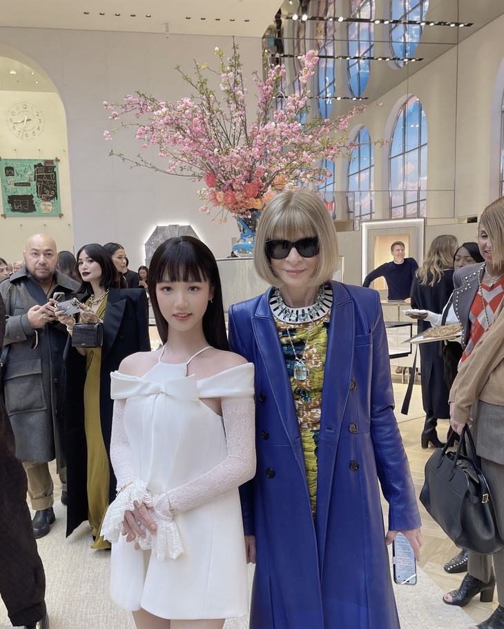 Amee chụp hình cùng Anna Wintour - người phụ nữ quyền lực của làng thời trang. Ảnh: Nhân vật cung cấp