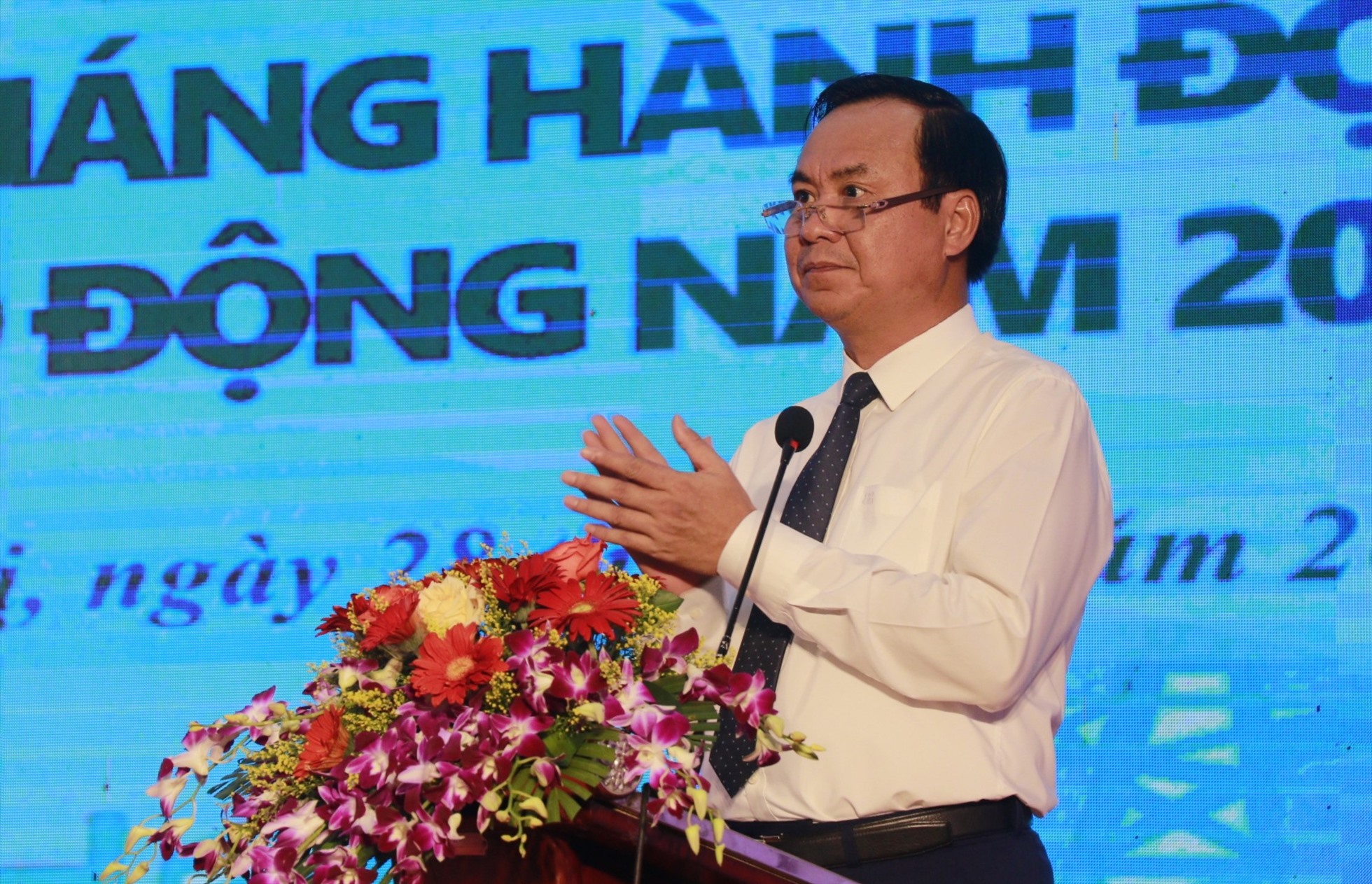 Chủ tịch UBND tỉnh Quảng Trị Võ Văn Hưng phát động Tháng Công nhân và Tháng hành động về An toàn vệ sinh lao động. Ảnh: Hưng Thơ.