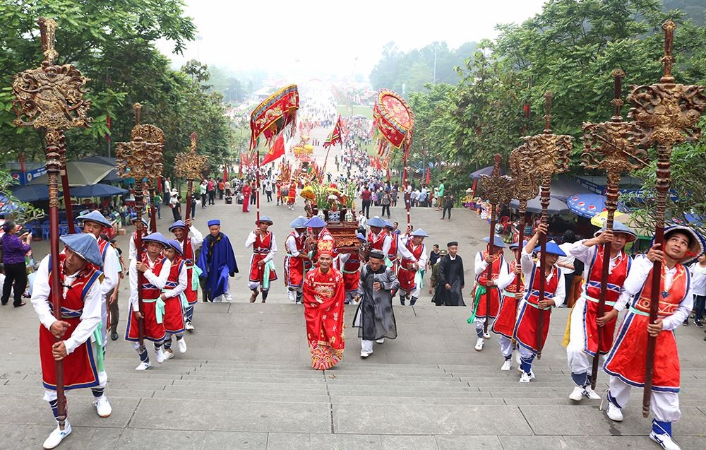 Nghi lễ rước kiệu dâng hương ngày Giỗ Tổ Hùng Vương. Ảnh: Cổng thông tin điện tử tỉnh Phú Thọ.