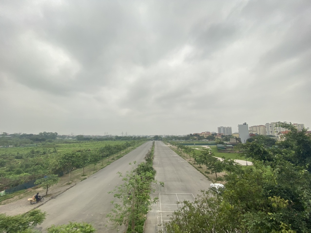 Nhiều tuyến đường cụt dang dở ở Hà Nội. Ảnh: Nguyễn Thúy