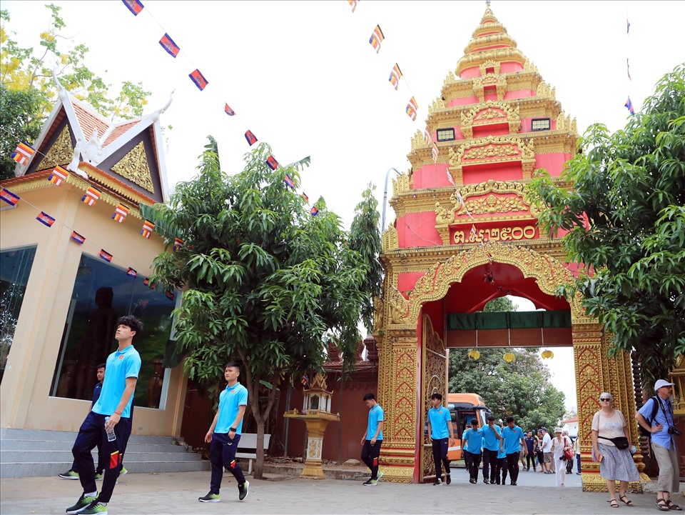 Không gian bình yên của chùa Wat Ounalom. Ảnh: VFF
