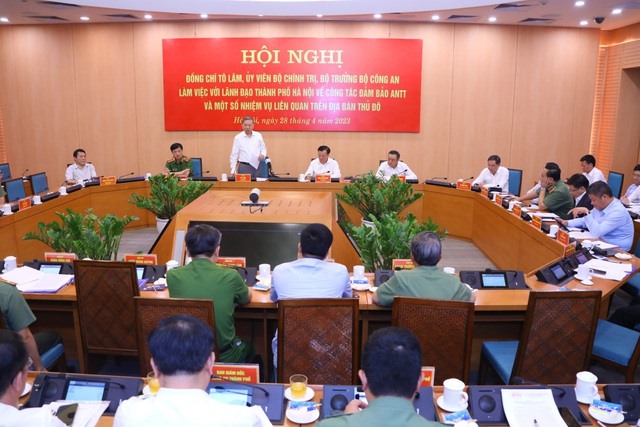 Ủy viên Bộ Chính trị, Đại tướng Tô Lâm, Bộ trưởng Bộ Công an chủ trì buổi làm việc với lãnh đạo TP. Hà Nội - Ảnh: VGP