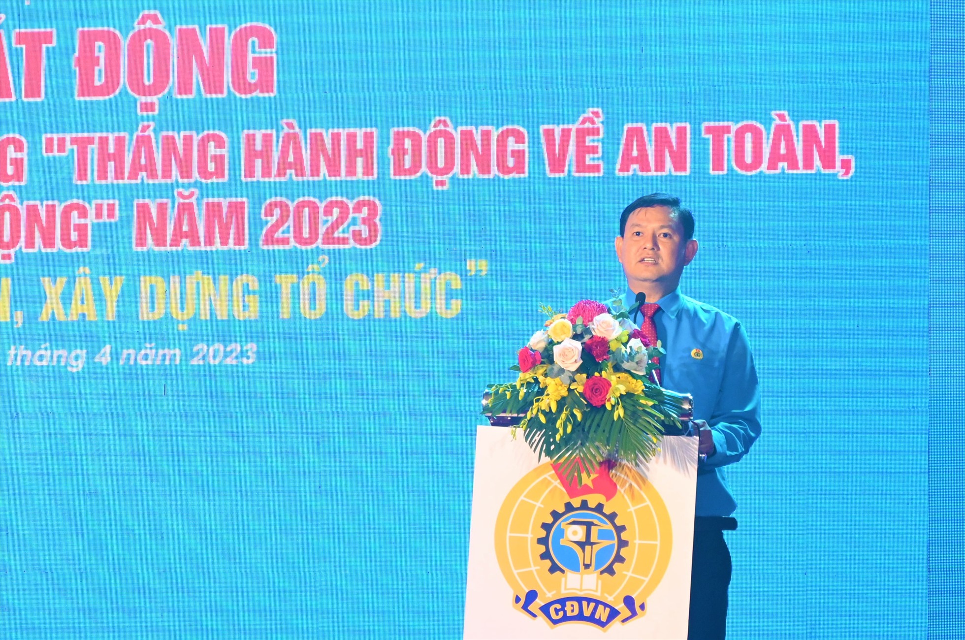 Chủ tịch LĐLĐ tỉnh Bến Tre Nguyễn Phúc Linh - phát biểu tại buổi lễ phát động. Ảnh: Thành Nhân