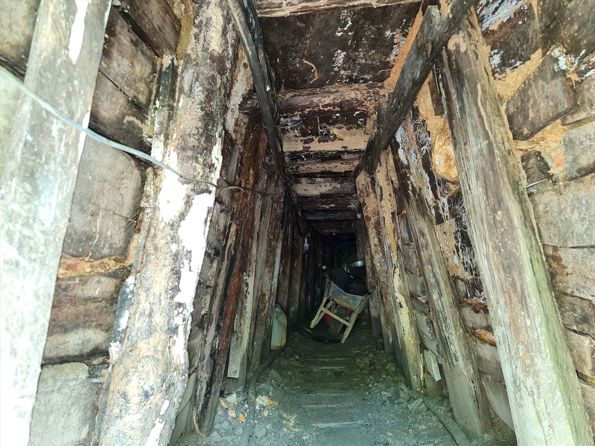 Một hầm khai thác vàng trái phép ở xã Quảng Hòa, huyện Đắk Glong. Ảnh: Bảo Lâm