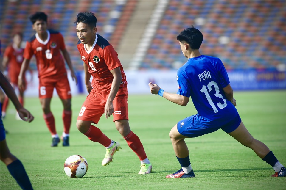 Bước sang hiệp 2, U22 Indonesia tiếp tục thi đấu lấn lướt so với đối thủ. Tuy nhiên, các mũi công của đội bóng áo đỏ vẫn tỏ ra thiếu chính xác trong các pha dứt điểm.