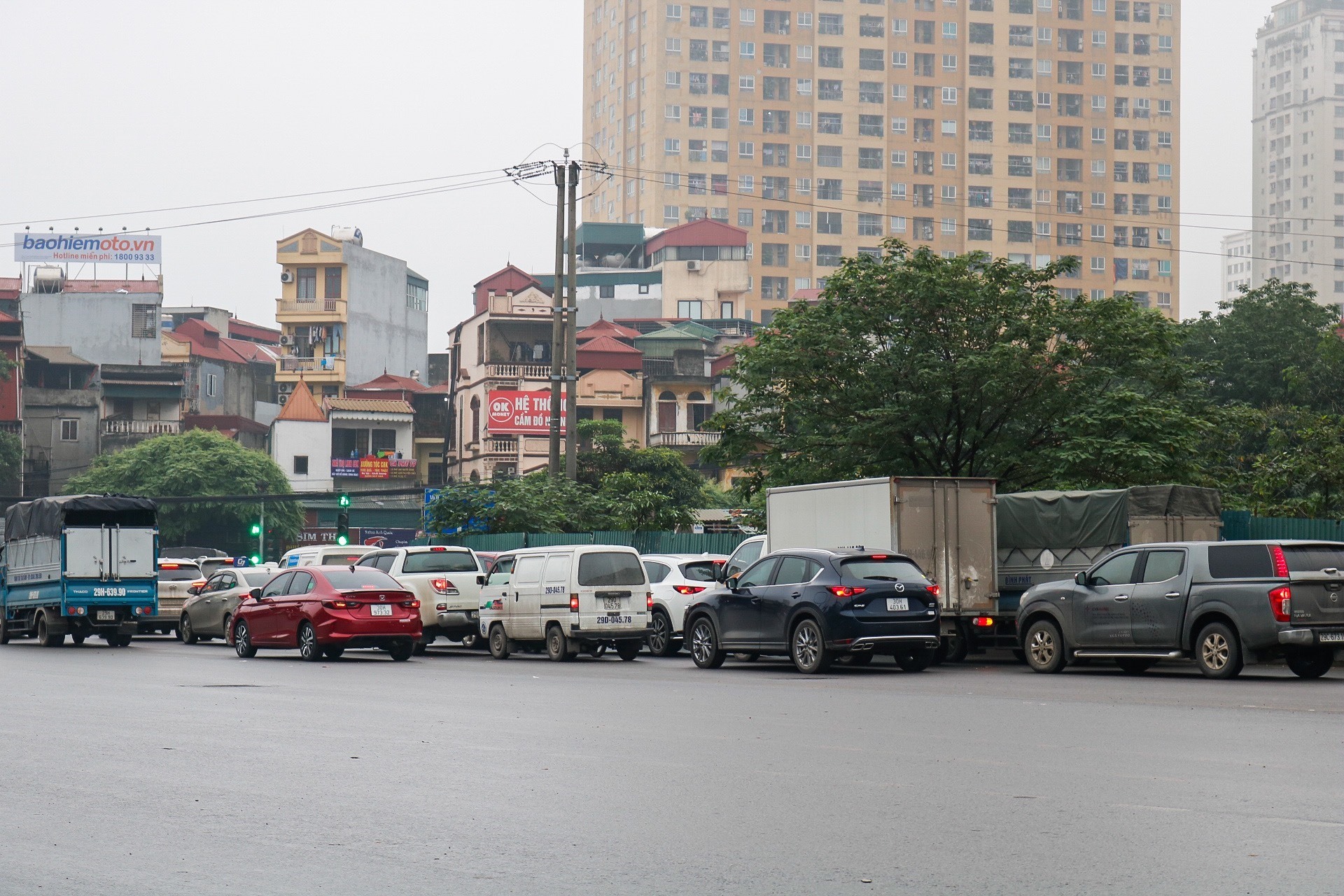Đoạn cuối của Đại lộ Chu Văn An thường xuyên bị ùn tắc. Ảnh: Phạm Đông