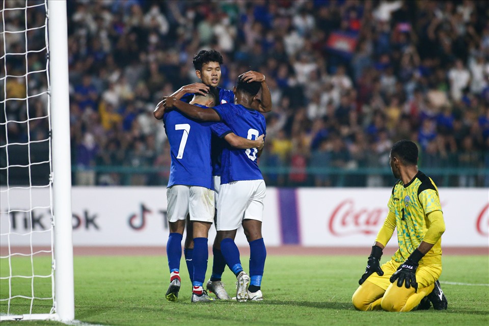 Chiến thắng 4-0 giúp U22 Campuchia vươn lên dẫn đầu bảng A với 3 điểm, bằng điểm U22 Indonesia nhưng nhỉnh hơn hiệu số phụ. Trận tiếp theo, U22 Campuchia sẽ chạm trán U22 Phiippines vào ngày 2.5.