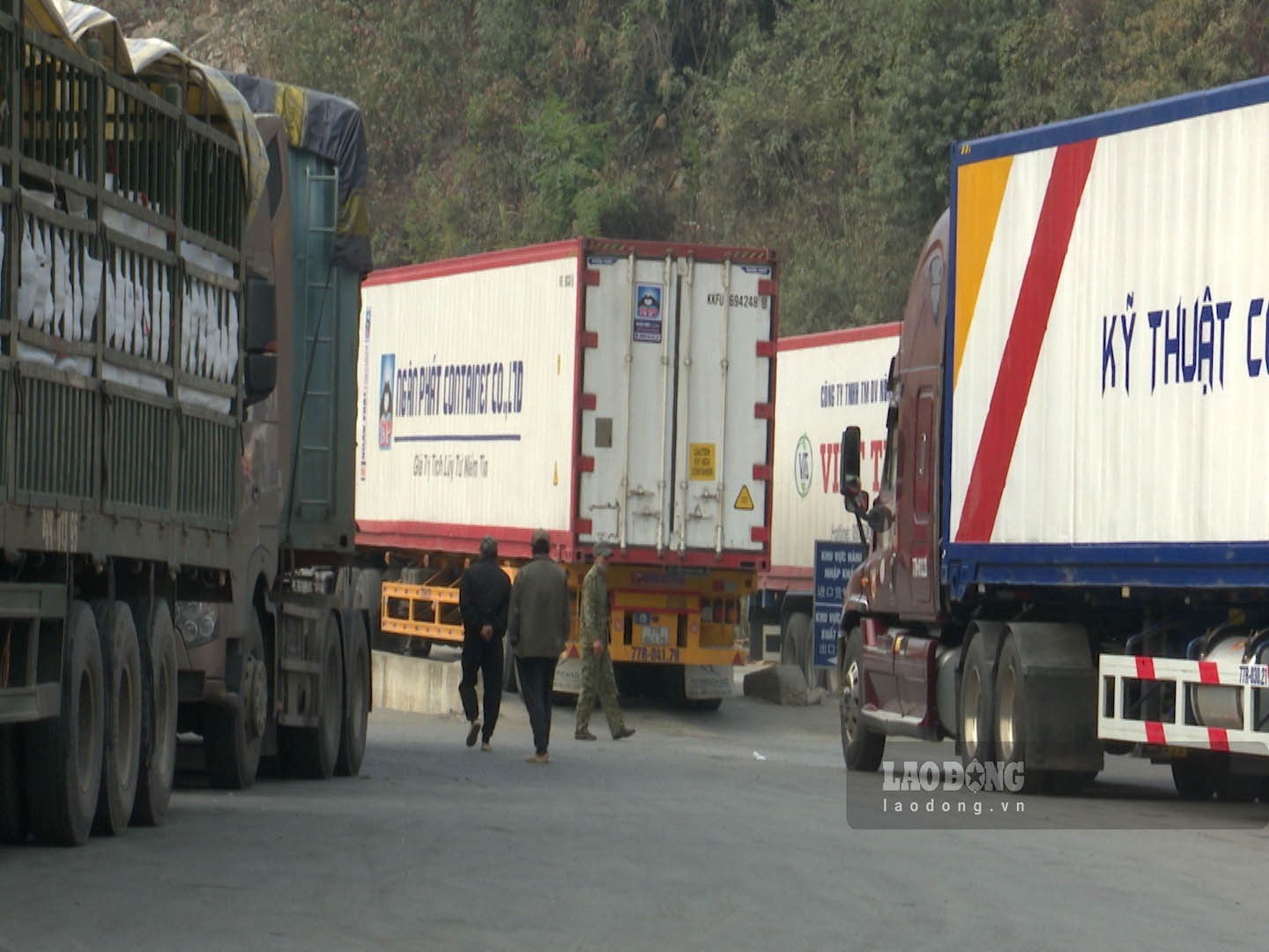 Còn 635 xe hàng chờ xuất khẩu tại 4 cửa khẩu tỉnh Lạng Sơn