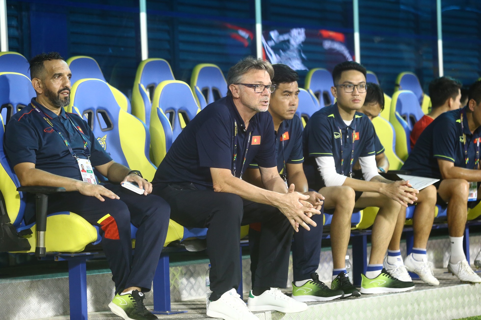 Huấn luyện viên Troussier và ban huấn luyện U22 Việt Nam. Ảnh: Thanh Vũ