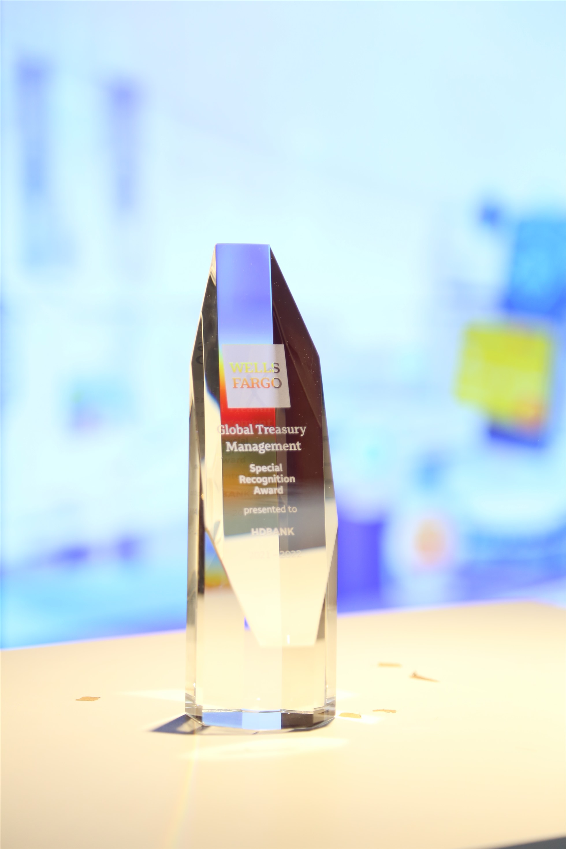 HDBank nhận giải thưởng đặc biệt chất lượng thanh toán quốc tế xuất sắc do Wells Fargo trao tặng. Nguồn: HDBank