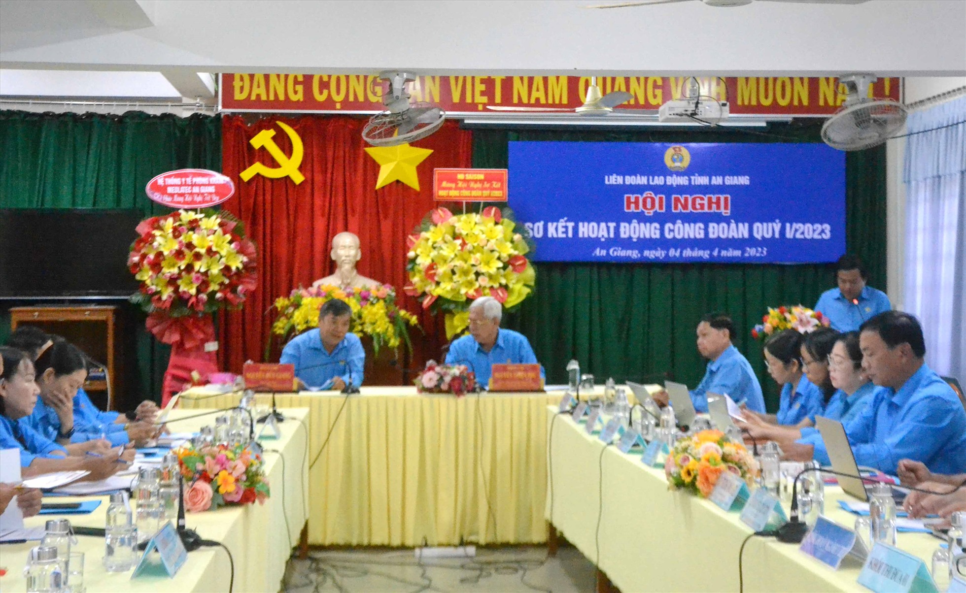 Quang cảnh hội nghị sơ kết hoạt động Công đoàn quý I.2023 của LĐLĐ tỉnh An Giang. Ảnh: Lâm Điền