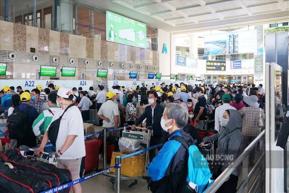 Sân bay Nội Bài và Tân Sơn Nhất dự kiến đón nhiều lượt khách nhất. Ảnh: Tùng Giang