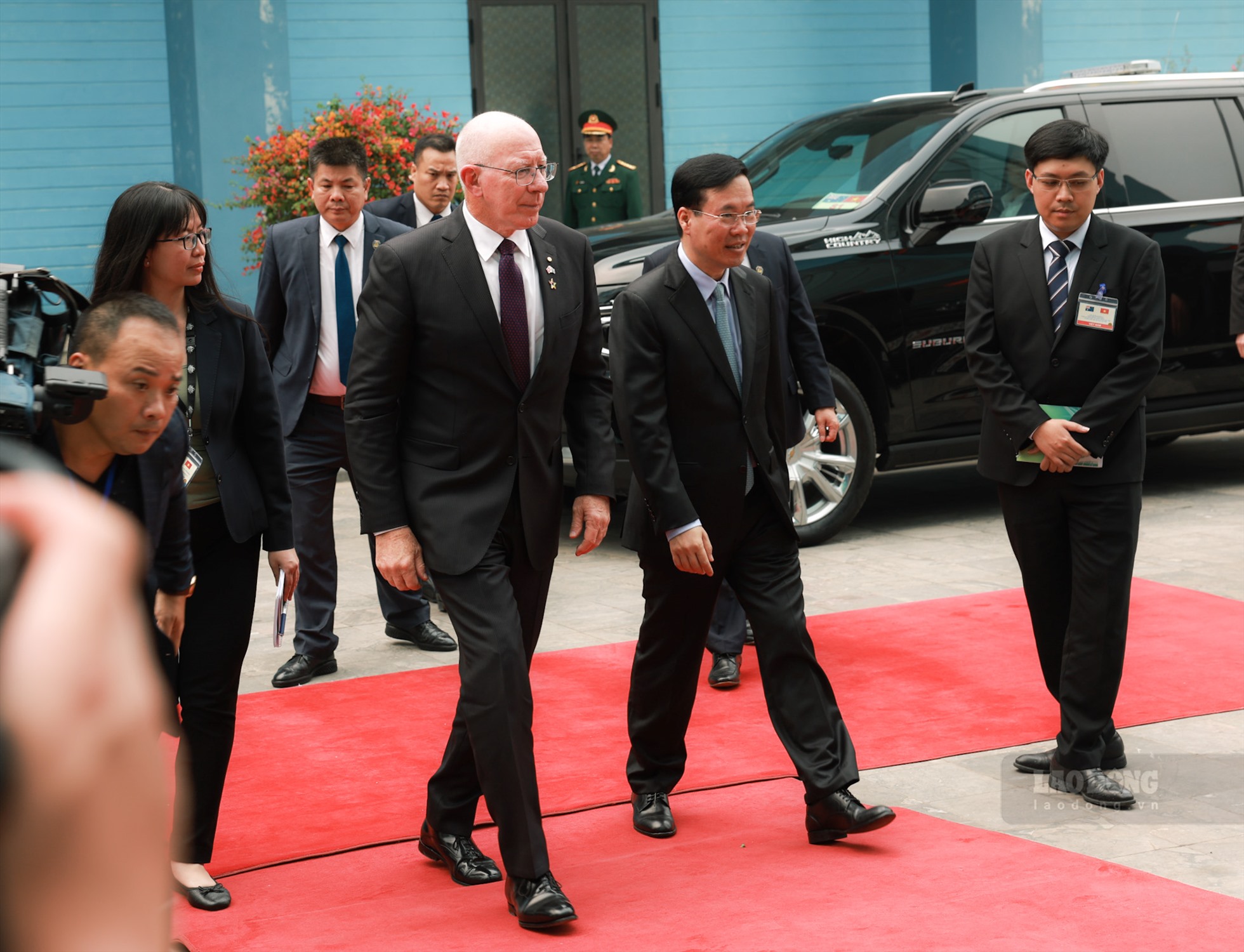 Chủ tịch nước Võ Văn Thưởng và ngài David Hurley - Toàn quyền Australia thăm Cục gìn giữ hoà bình Việt Nam vào chiều 4.4. Ảnh: Hải Nguyễn