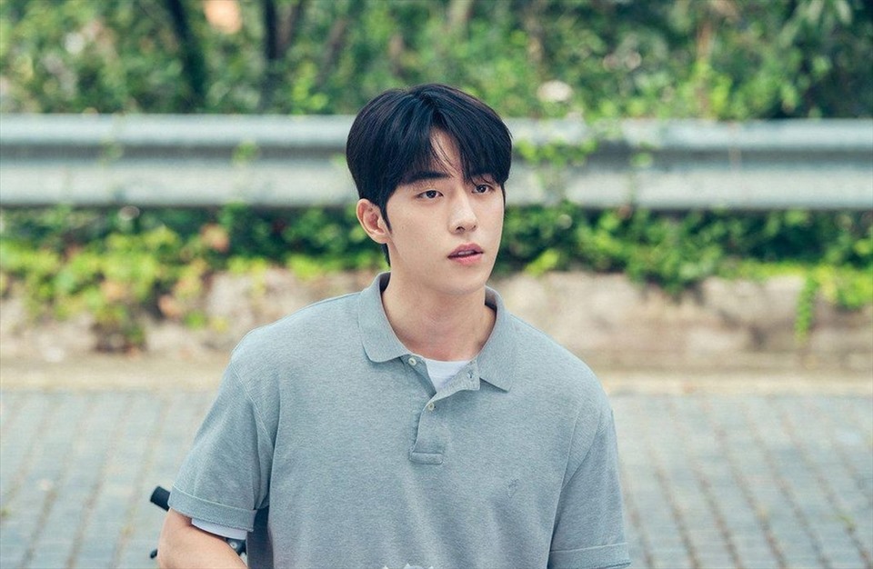 Vừa nổi tiếng sau phim thanh xuân, Nam Joo Hyuk đã vướng ồn ào bắt nạt. Ảnh: Nhà sản xuất tvN