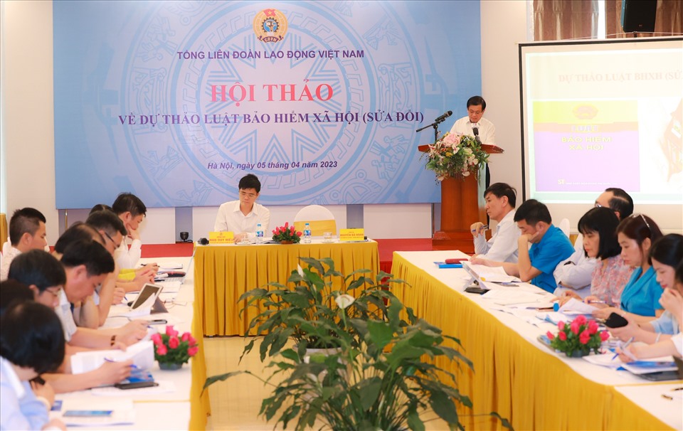 Thứ trưởng Bộ Lao động, Thương binh và Xã hội Nguyễn Bá Hoan phát biểu tại hội thảo. Ảnh: Hải Nguyễn